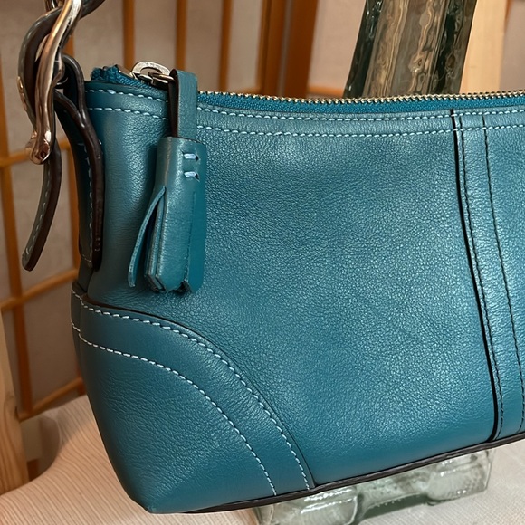 Coach Hamptons Demi Shoulder Bag - Picture 16 of 17